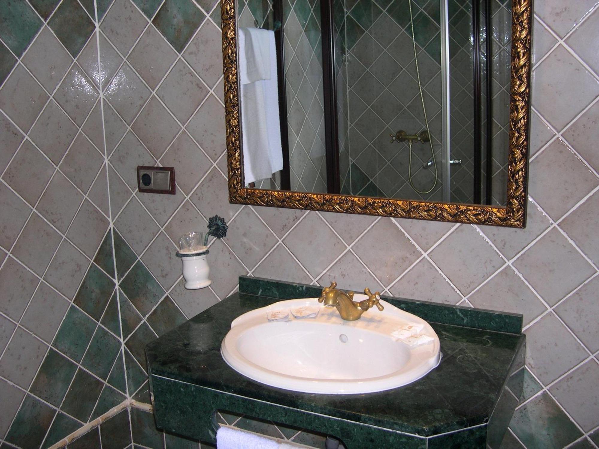 Hotel El Doncel Атарфе Номер фото